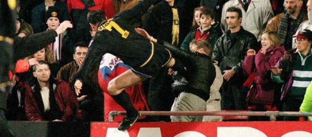 Karriere-Höhepunkt: Cantona stolz auf Kung-Fu-Tritt - FOCUS Online - focus.de Karriere-Höhepunkt: Cantona stolz auf Kung-Fu-Tritt - FOCUS Online - focus.de