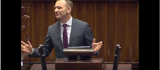 Nitras znowu robi z siebie pośmiewisko (youtube.com) Nitras znowu robi z siebie pośmiewisko (youtube.com)