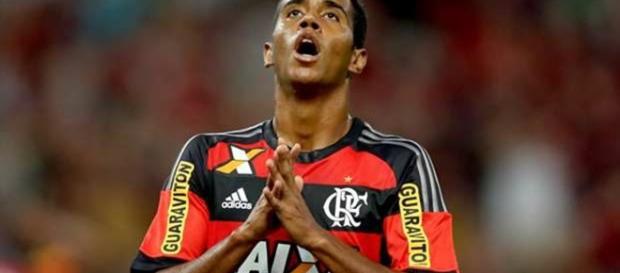 O treinador Rueda surpreendeu ao dispensar dois jogadores da equipe O treinador Rueda surpreendeu ao dispensar dois jogadores da equipe