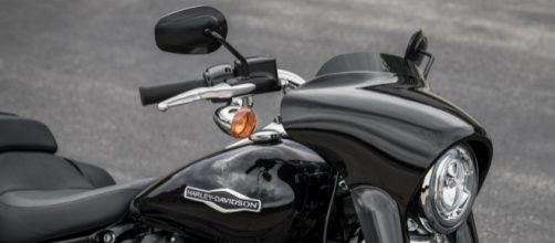 Harley-Davidson Sport Glide 2018 - Motociclismo - motociclismo.it