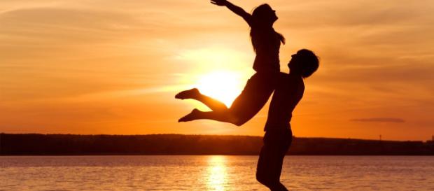 Descubra as 8 coisas que apenas um homem apaixonado irá fazer Descubra as 8 coisas que apenas um homem apaixonado irá fazer