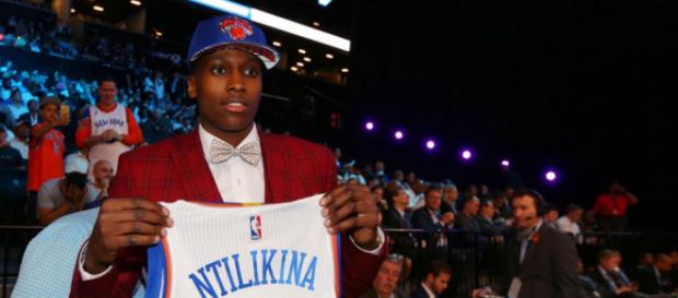 Draft NBA : Frank Ntilikina choisi en huitième par les Knicks ... - leparisien.fr Draft NBA : Frank Ntilikina choisi en huitième par les Knicks ... - leparisien.fr