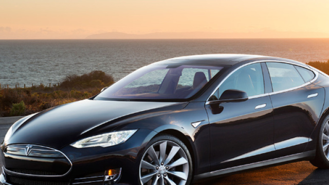 Un'auto dell'azienda californiana Tesla