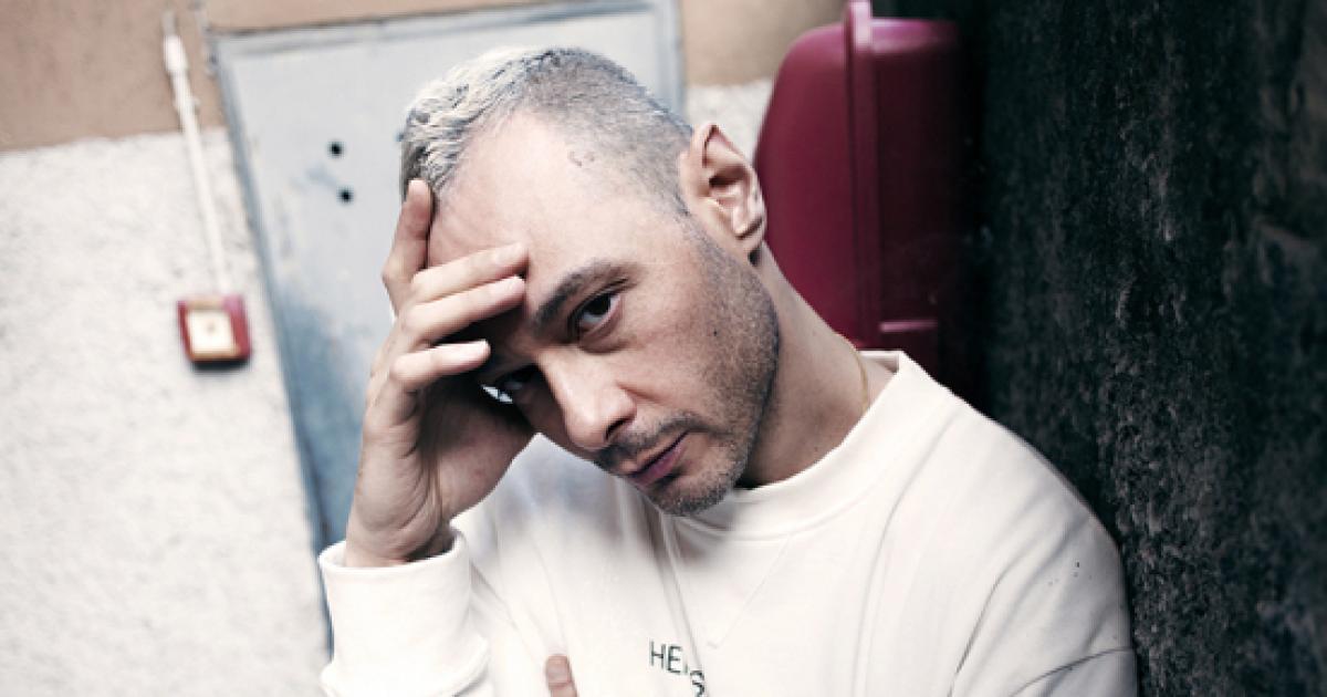 Il vero significato di 'Stavo pensando a te' di Fabri Fibra video