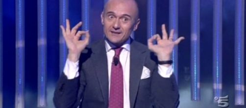 Alfonso Signorini contro tutti: 'Vip noiosi, fortuna c'è Belen' - today.it