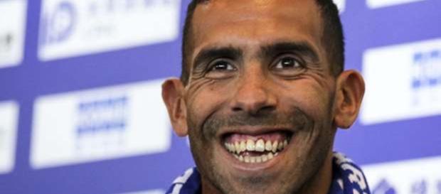 Carlitos Tevez está, atualmente, em um time chinês Carlitos Tevez está, atualmente, em um time chinês