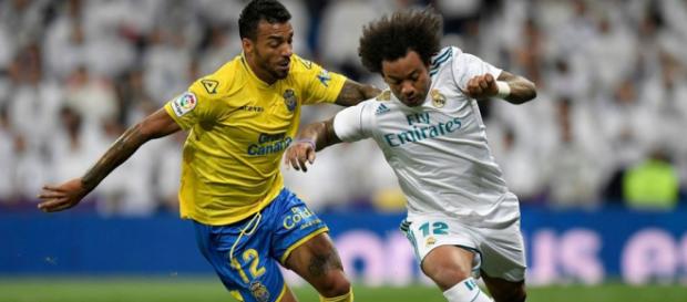 Dois laterais-esquerdos que atuam no futebol espanhol Dois laterais-esquerdos que atuam no futebol espanhol