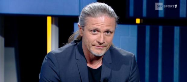 Emmanuel Petit n'a pas sa langue dans sa poche. (RMC Sport) Emmanuel Petit n'a pas sa langue dans sa poche. (RMC Sport)