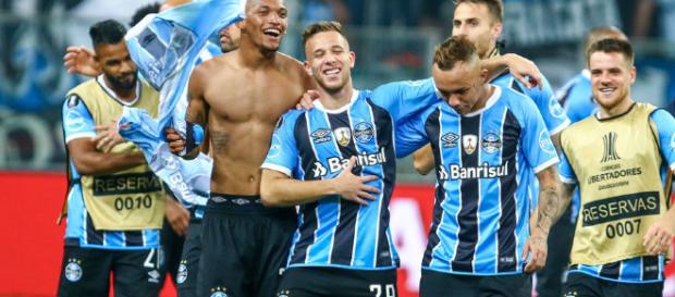 Jogadores comemorando a classificação para a final (Foto: Lucas Uebel) Jogadores comemorando a classificação para a final (Foto: Lucas Uebel)
