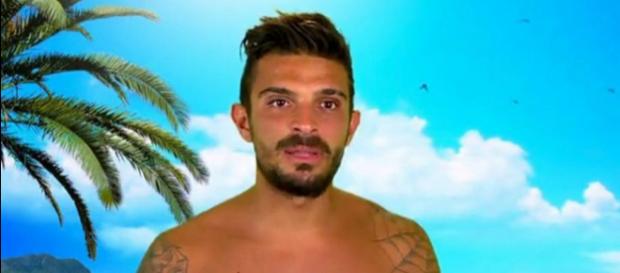 Manon Marsault enceinte : Julien Tanti la quitte ! - public.fr Manon Marsault enceinte : Julien Tanti la quitte ! - public.fr