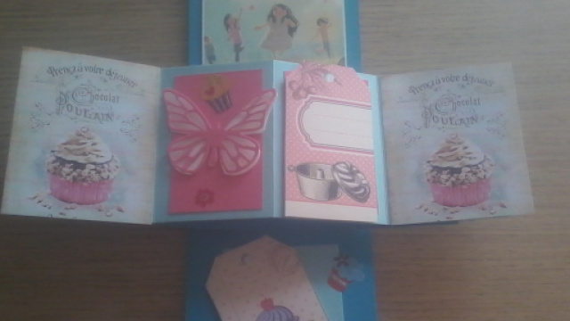 Card augurale con apertura a sorpresa