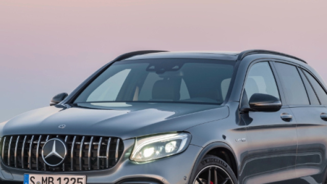 Ecco un primo piano del nuovo SUV del marchio tedesco