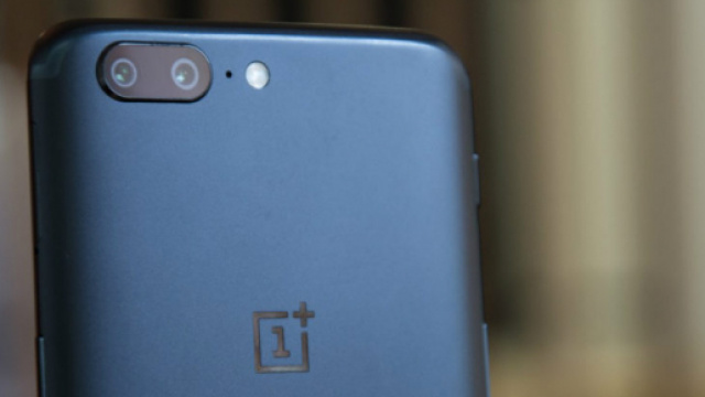 Un ipotetico smartphone OnePlus 5T