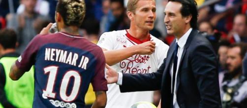 Neymar ne supporte plus Emery - Football - Sports.fr - sports.fr