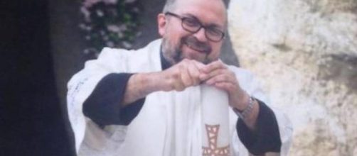 Bologna, minore denuncia uno stupro. Sacerdote su Fb: “Ti sballi e ... - lastampa.it