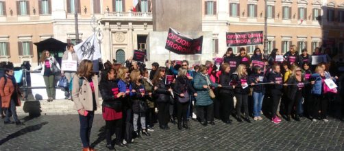 Le lavoratrici di Opzione Donna durante la manifestazione dell'8 novembre