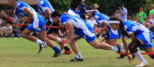 Una squadra di Quidditch durante una partita