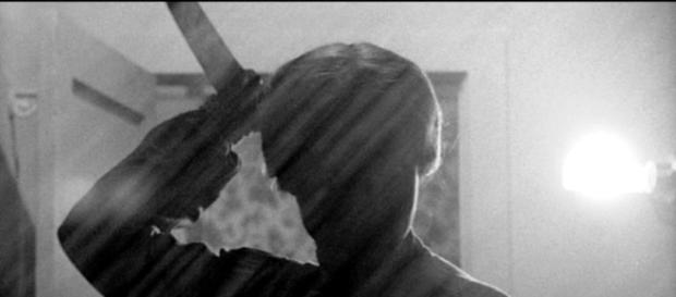 La célèbre scène de la douche du film psychose dont la série Bates Motel est le préquel La célèbre scène de la douche du film psychose dont la série Bates Motel est le préquel