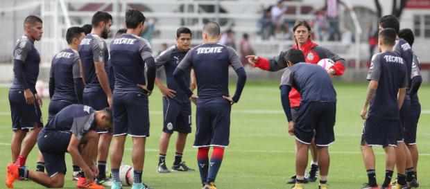 La situación en Chivas está que arde. La situación en Chivas está que arde.