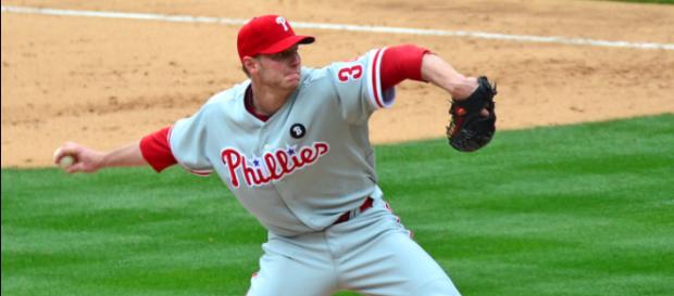 Roy Halladay tragically died in a plane crash at the age of 40; (Image via SD Dirk/Flickr) Roy Halladay tragically died in a plane crash at the age of 40; (Image via SD Dirk/Flickr)
