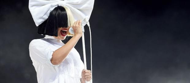 Sia en concert à Dubai pour la World Cup Sia en concert à Dubai pour la World Cup