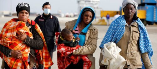 Un grupo católico de Italia recibe más refugiados que 15 países de ... - elpais.com