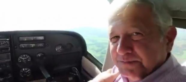 AMLO grabó un video sin darse cuenta que la avioneta en la que iba ... - com.mx AMLO grabó un video sin darse cuenta que la avioneta en la que iba ... - com.mx