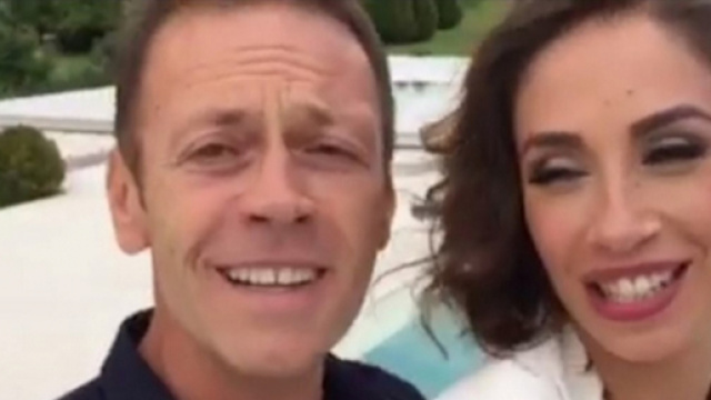 Rocco Siffredi sorridente con Malena la Pugliese