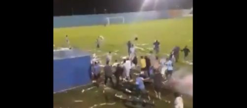 Arbitro aggredito dai tifosi dopo una partita
