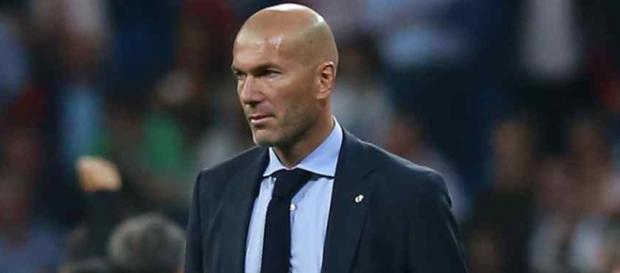 Zinedine Zidane está cansado de alguns de seus jogadores Zinedine Zidane está cansado de alguns de seus jogadores