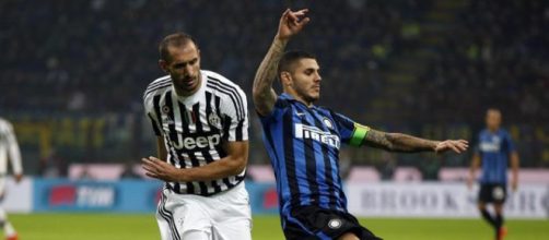 Contrasto tra Chiellini ed Icardi nel corso di Juventus-Inter