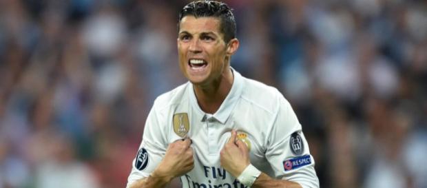 Ronaldo fracasse les supporters du Real Madrid ! Ronaldo fracasse les supporters du Real Madrid !