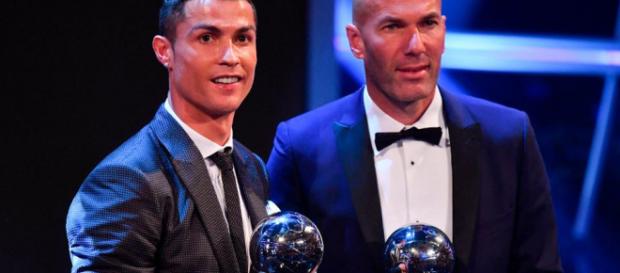 Cristiano Ronaldo alcanza a Messi con los balones de oro Cristiano Ronaldo alcanza a Messi con los balones de oro