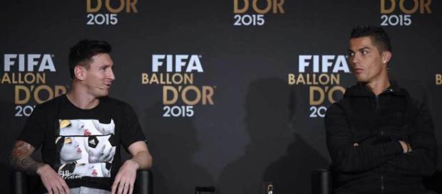 Las diferencias entre Messi y Cristiano a la hora de celebrar el Balón de Oro. - marca.com Las diferencias entre Messi y Cristiano a la hora de celebrar el Balón de Oro. - marca.com