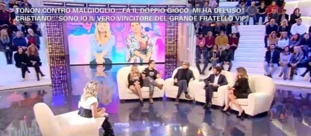 Raffaello Tonon e Aida Yespica ospiti di Pomeriggio 5 Raffaello Tonon e Aida Yespica ospiti di Pomeriggio 5