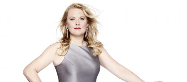 Sängerin Patricia Kelly ist zwiegespalten, denn Ignatius will auch ins Rampenlicht. Foto: MG RTL D / Robert Grischek Sängerin Patricia Kelly ist zwiegespalten, denn Ignatius will auch ins Rampenlicht. Foto: MG RTL D / Robert Grischek