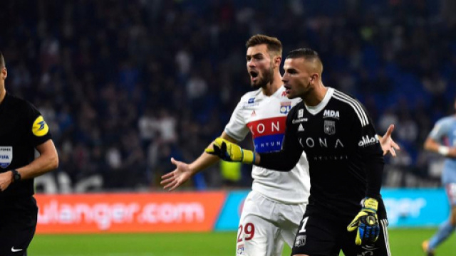 Foot OL - OL : La d&eacute;fense lyonnaise donne mal &agrave; la t&ecirc;te avoue ... - foot01.com