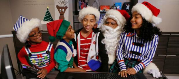 "black-ish" Black Santa/White Christmas (Image via blackish.wikia.com) "black-ish" Black Santa/White Christmas (Image via blackish.wikia.com)