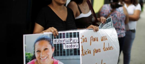 El Salvador: Maria Teresa Rivera jailed and freed | Latin America ... - aljazeera.com El Salvador: Maria Teresa Rivera jailed and freed | Latin America ... - aljazeera.com