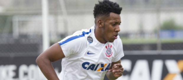 O Corinthians pode ceder o lateral-esquerdo Moisés ao Vasco O Corinthians pode ceder o lateral-esquerdo Moisés ao Vasco