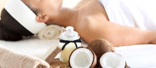 Coconut Oil and its uses for daily use on skin and hair - image free for use.