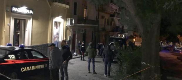 Due sorelle accoltellate in casa a Ramacca durante una tentata Due sorelle accoltellate in casa a Ramacca durante una tentata