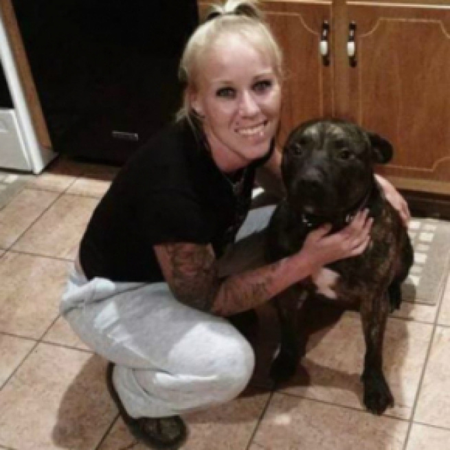 Bethany Stephens fue atacada salvajemente por sus perros