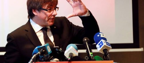 Puigdemont dice que sólo regresa a España si gana las elecciones