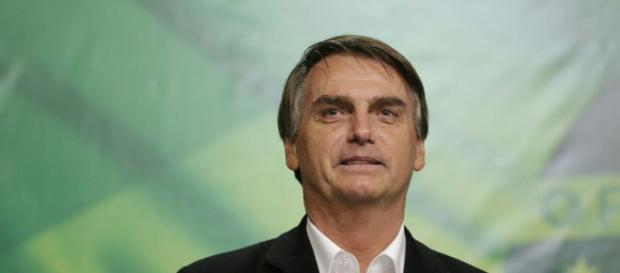 Bolsonaro lidera entre os mais jovens e perde entre os mais velhos Bolsonaro lidera entre os mais jovens e perde entre os mais velhos
