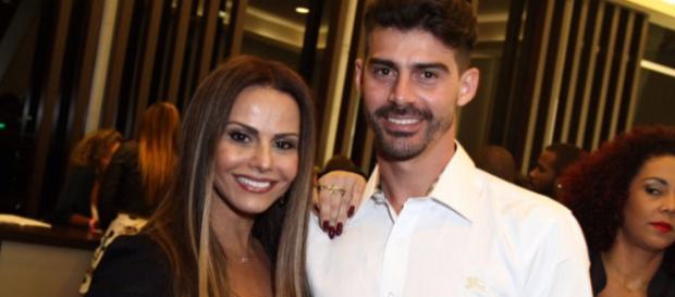Após findar relacionamento, Radamés quer R$ 500 mil de Viviane. Após findar relacionamento, Radamés quer R$ 500 mil de Viviane.