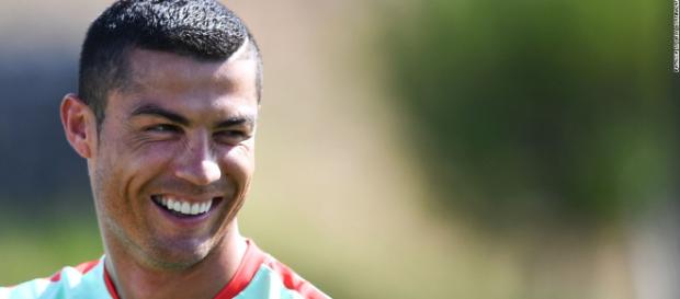 Cristiano Ronaldo hat im Moment gut Lachen Cristiano Ronaldo hat im Moment gut Lachen