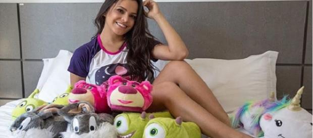 Emilly recebe elogios por não entrar mais em polêmicas Emilly recebe elogios por não entrar mais em polêmicas