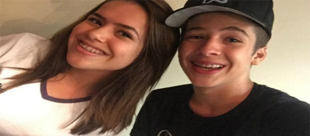 Jovens atores não se desgrudam Jovens atores não se desgrudam