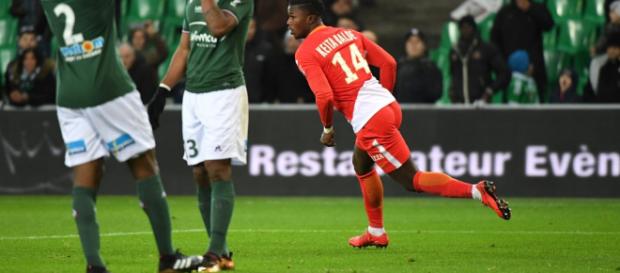 St-Etienne - Monaco: des ultras ont tenté de forcer le huis clos - bfmtv.com St-Etienne - Monaco: des ultras ont tenté de forcer le huis clos - bfmtv.com
